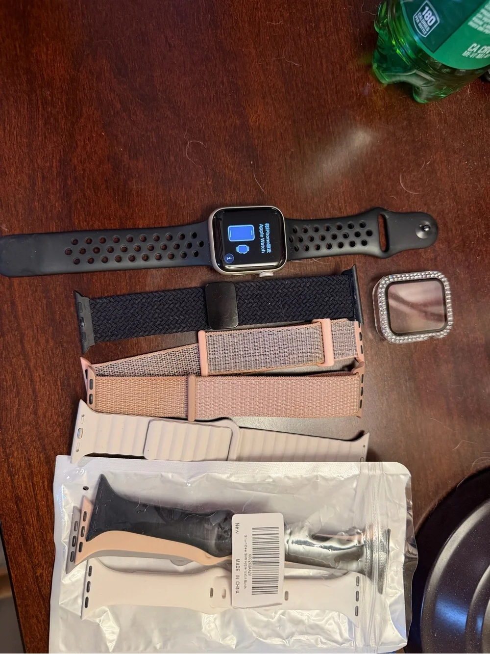 Apple Watch Series SE (Black Sport Band) - Space Gray Case